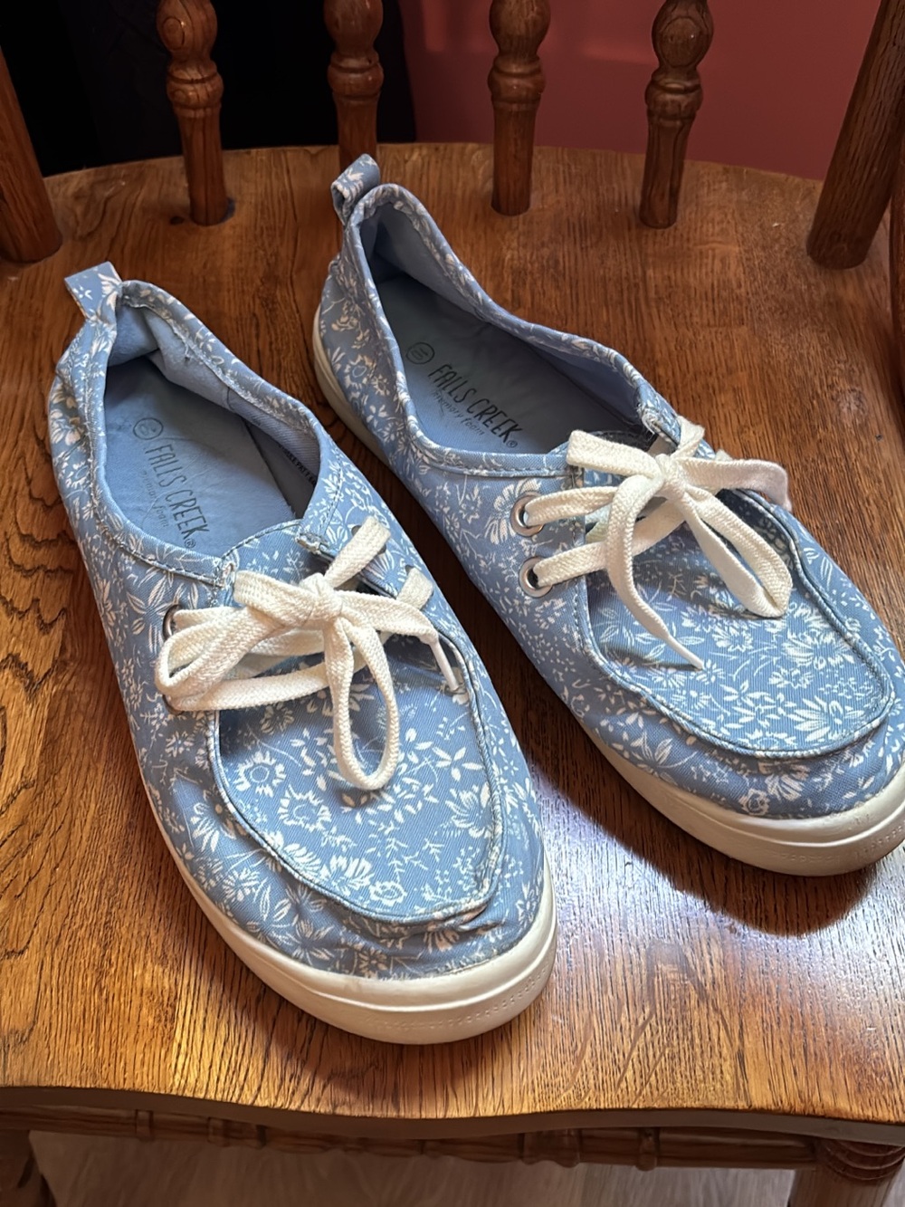 Falls Creek Light Blue Floral Lace-Up Moccasins